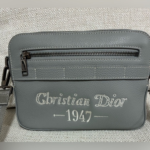 Dior by Birkenstock Christian Dior EUC 1947
Signature Safari Messenger Bag - Picture 5 of 16